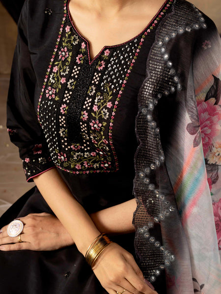 Elegant Straight Kurti Pant Dupatta Set