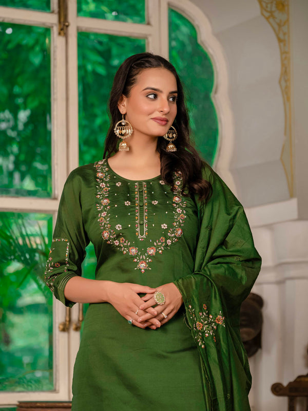 Elegant Straight Kurti Pant Dupatta Set