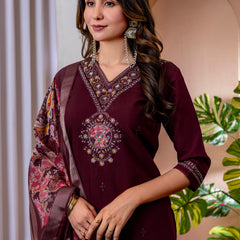 Elegant Straight Kurti Pant Dupatta Set