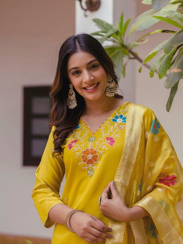 Viscose Gadhwal With Embroidered Beads Top Bottom Suit Set