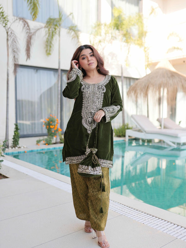 9000 Velvet Zari Coding Embroidered Top-Pant with Batwa