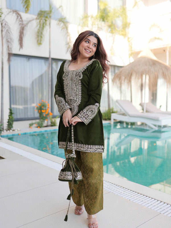 9000 Velvet Zari Coding Embroidered Top-Pant with Batwa