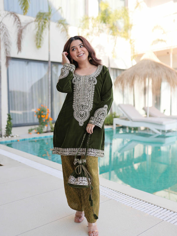9000 Velvet Zari Coding Embroidered Top-Pant with Batwa