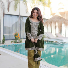 9000 Velvet Zari Coding Embroidered Top-Pant with Batwa