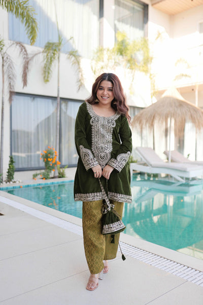9000 Velvet Zari Coding Embroidered Top-Pant with Batwa
