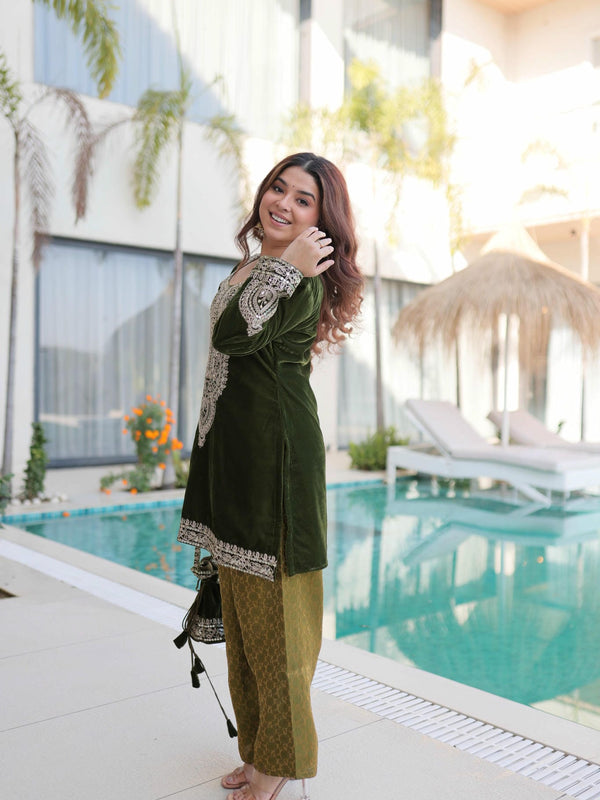 9000 Velvet Zari Coding Embroidered Top-Pant with Batwa