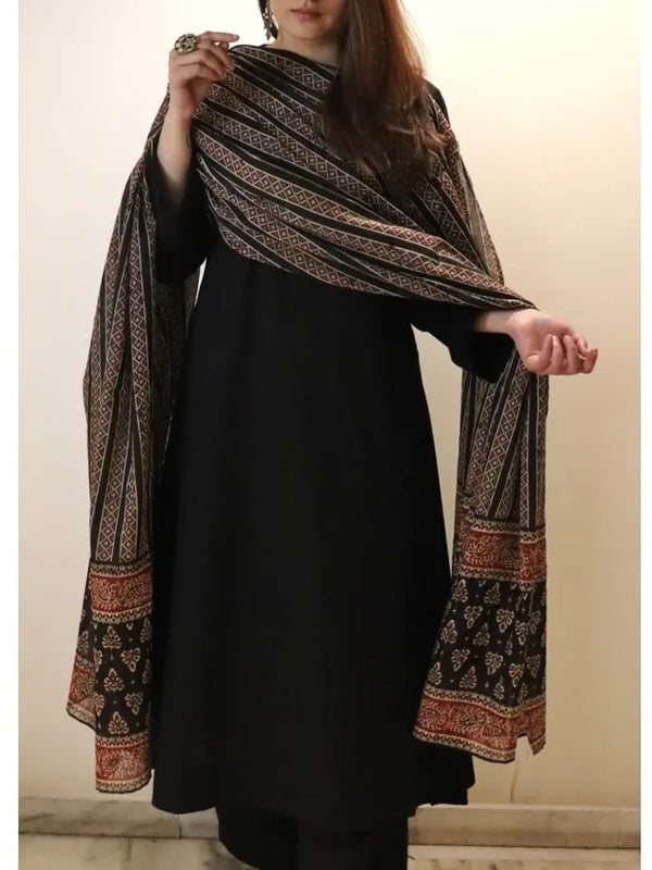 Women's Viscose Chanderi Printed Kurti Pant Set with Printed Chanderi Cotton Dupatta