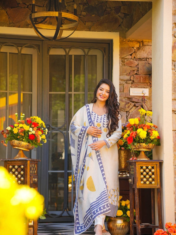 Women's Muslin Printed Kurti Pant Set with Printed Muslin Dupatta