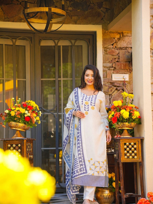 Women's Muslin Printed Kurti Pant Set with Printed Muslin Dupatta