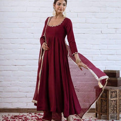 Women's Chanderi Silk Solid Kurti Pant Set with Silk Blend Dupatta