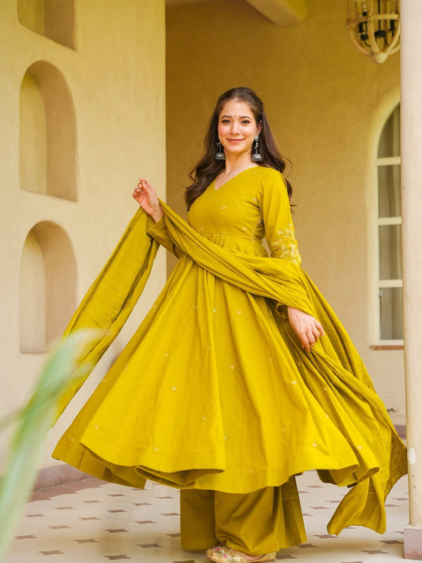 Viscose Chanderi Embroidered Kurti Pant Set with Embellished Chanderi Dupatta