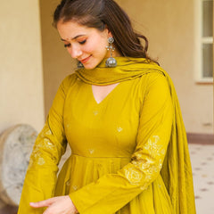 Viscose Chanderi Embroidered Kurti Pant Set with Embellished Chanderi Dupatta