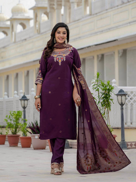 Elegant Straight Kurti Pant Dupatta Set