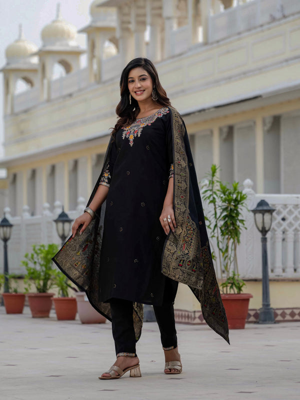 Elegant Straight Kurti Pant Dupatta Set