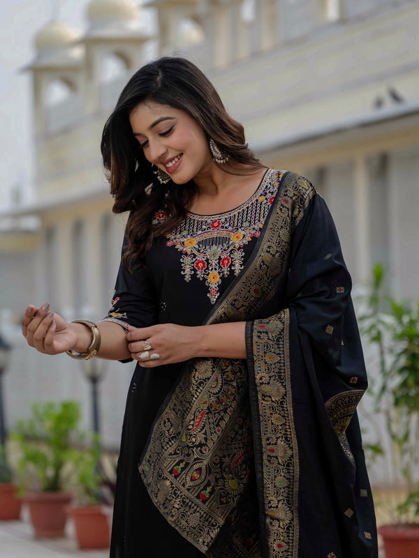 Elegant Straight Kurti Pant Dupatta Set