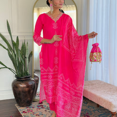 French Crepe With Print Kurti Pant Set With Dupatta (Straight Suit Set)